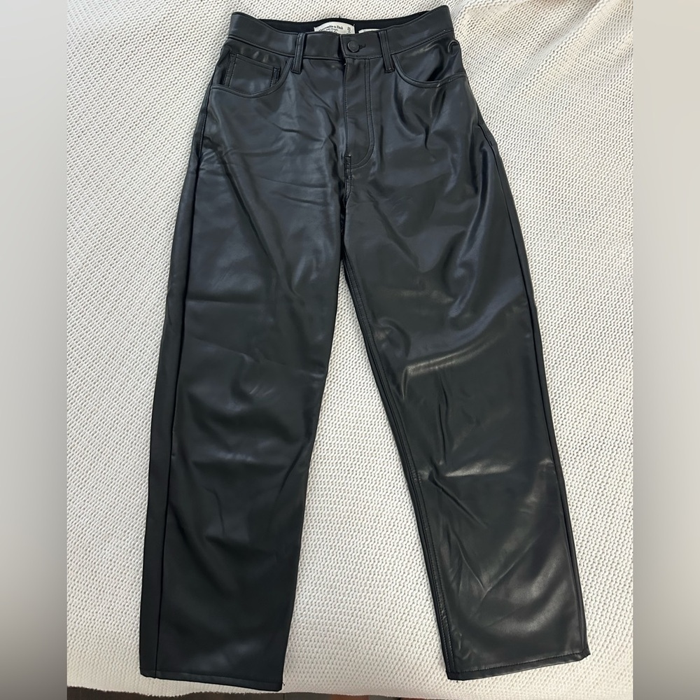 Abercrombie & Fitch The Ankle Straight Ultra High Rise Vegan Leather Pants Sz 26 - Picture 8 of 11
